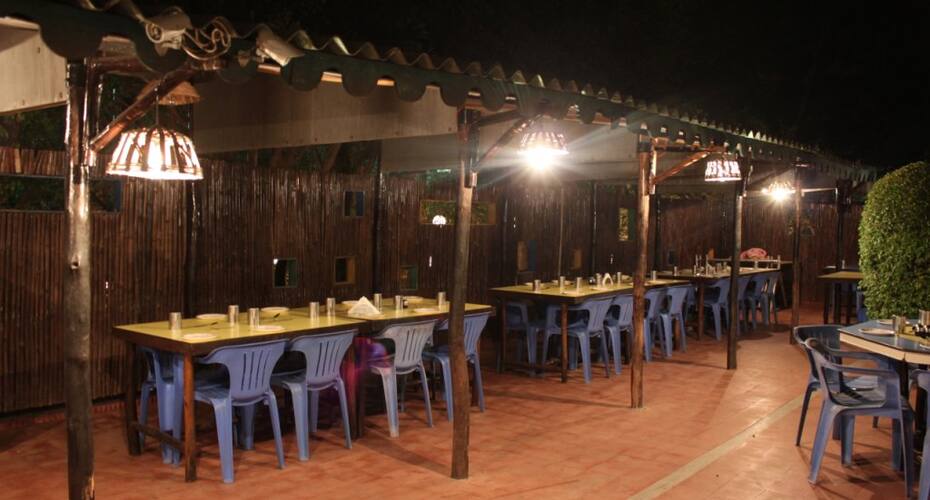 Hotel Ishwariya Post, Rajkot 3